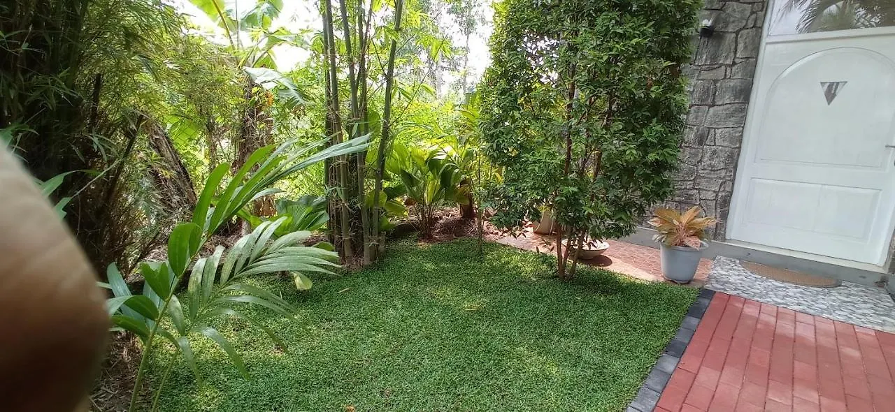 The Rock House Apartment Katunayake Homestay