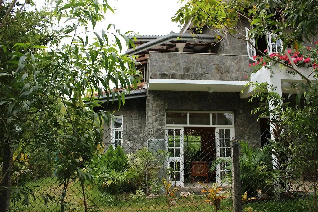 Homestay The Rock House Apartment Katunayake Sri Lanka