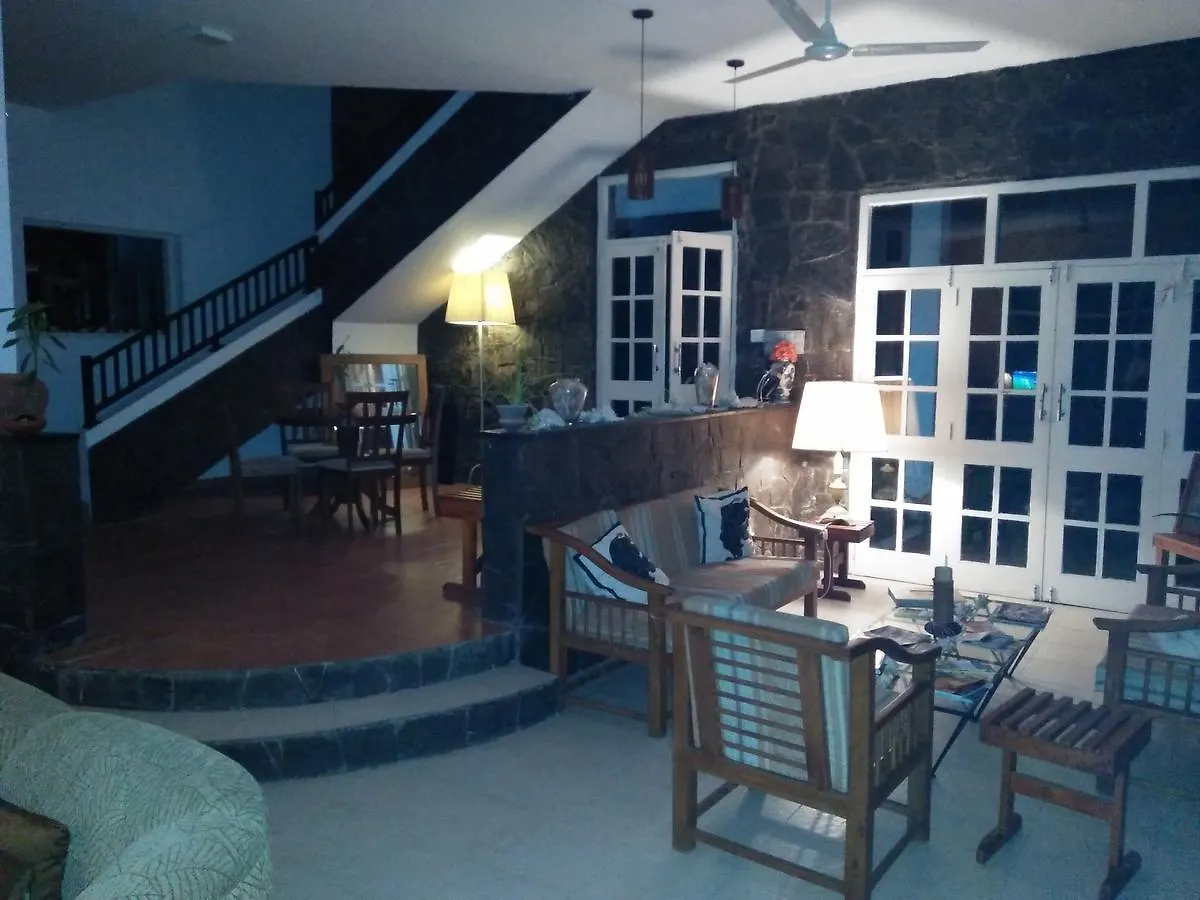 The Rock House Apartment Katunayake Homestay
